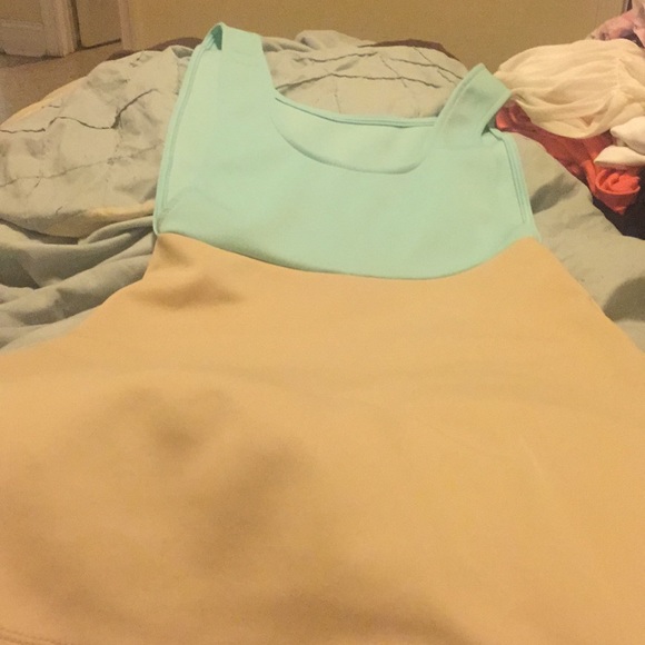 Two tone body on dress - Picture 3 of 3